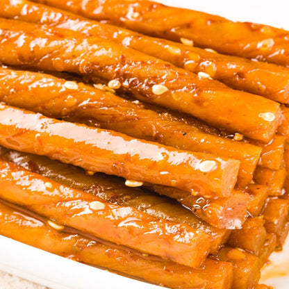 McKona Latiao - Snacks Chinois Épicés Épicé Chaud Snack En Rouleau De Tofu Épicé Délicieuses Collations Épicées Bandes Chaudes Classiques Pour Le Bureau Snack (100 G × 2 Pièces) (Saveur BBQ)